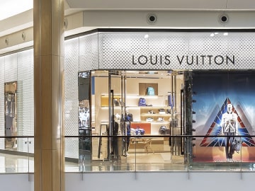 магазин Louise Vuitton